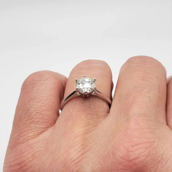 1ct Genuine Moissanite Diamond Solitaire Engagement Ring 925 Size 5, 6 Or 7 - Picture 3 of 8